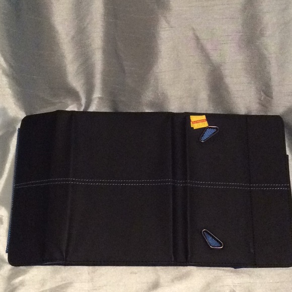 Solo. Tech Booklet, Protects Kindle Fire & Nexus 7 - Picture 6 of 6